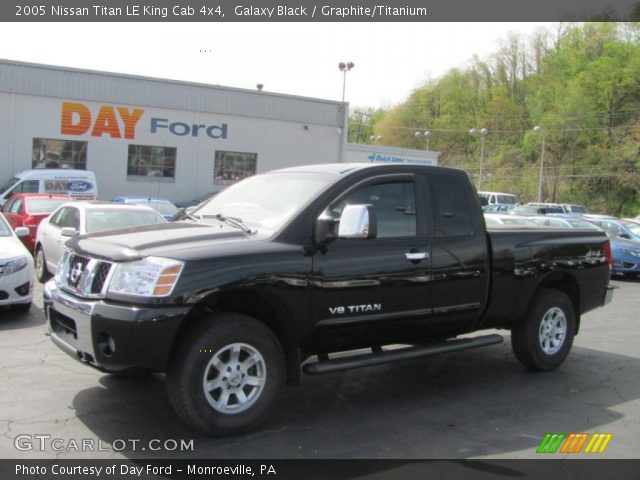 2005 Nissan Titan LE King Cab 4x4 in Galaxy Black