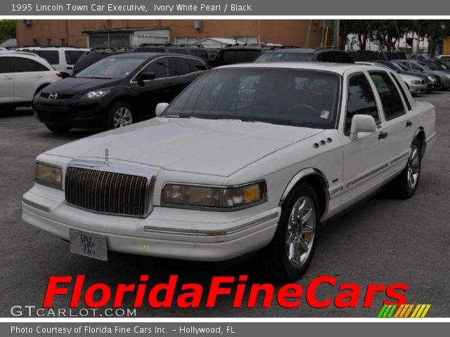 1995 Lincoln Town Car Executive in Ivory White Pearl