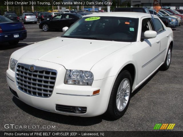 2009 Chrysler 300 Touring in Cool Vanilla White