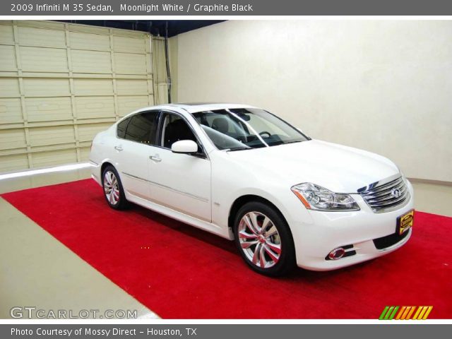 2009 Infiniti M 35 Sedan in Moonlight White