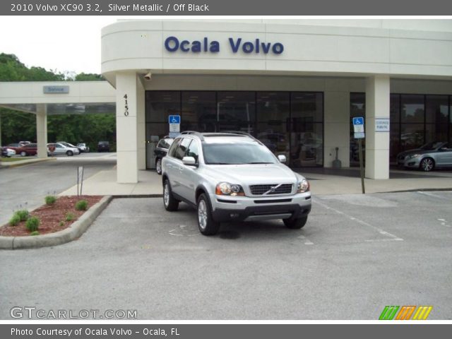 2010 Volvo XC90 3.2 in Silver Metallic