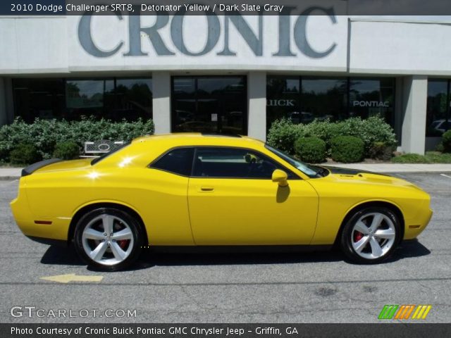 2010 Dodge Challenger SRT8 in Detonator Yellow