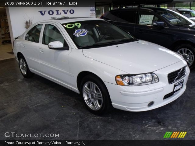 2009 Volvo S60 2.5T in Ice White
