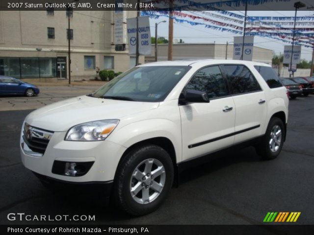 2007 Saturn Outlook XE AWD in Cream White