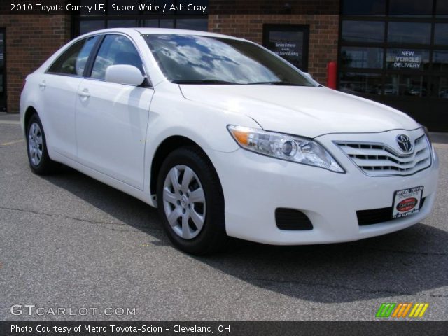 2010 Toyota Camry LE in Super White