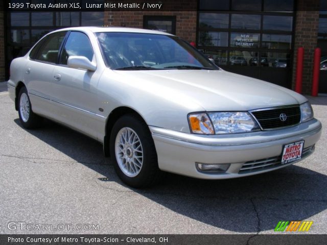 1999 Toyota Avalon XLS in Lunar Mist Metallic