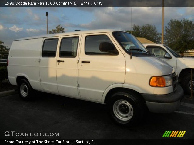1998 Dodge Ram Van 1500 Commercial in White