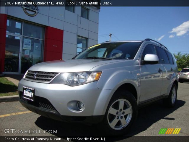 2007 Mitsubishi Outlander LS 4WD in Cool Silver Metallic