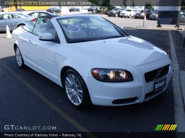 2009 Volvo C70 T5 Convertible in Ice White