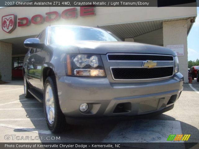 2007 Chevrolet Avalanche Z71 4WD in Graystone Metallic