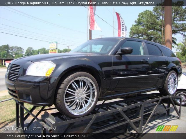 2007 Dodge Magnum SXT in Brilliant Black Crystal Pearl