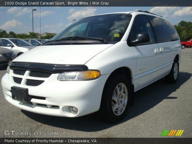 2000 Dodge Grand Caravan Sport in Bright White