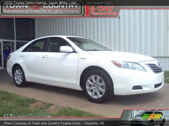 2009 Toyota Camry Hybrid in Super White
