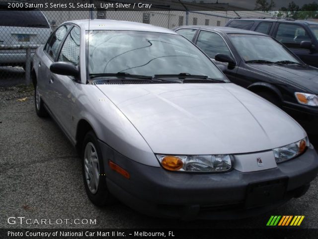 2000 Saturn S Series SL Sedan in Light Silver