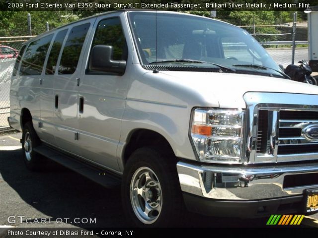2009 Ford E Series Van E350 Super Duty XLT Extended Passenger in Brilliant Silver Metallic