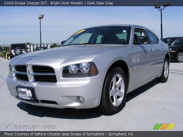 2009 Dodge Charger SXT in Bright Silver Metallic