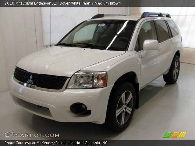 2010 Mitsubishi Endeavor SE in Dover White Pearl