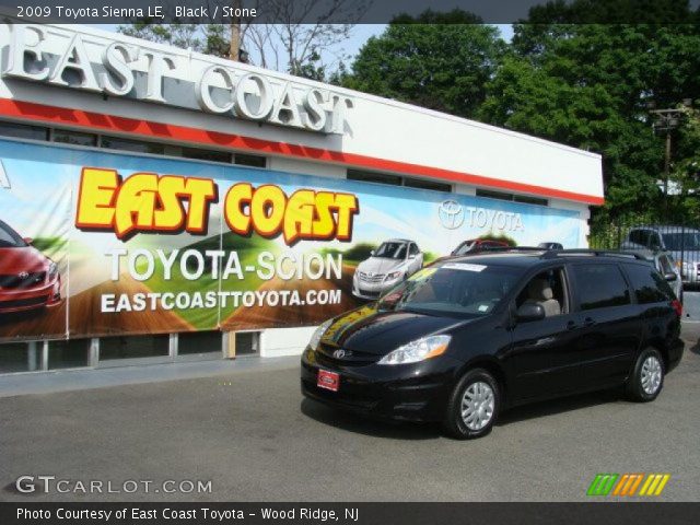 2009 Toyota Sienna LE in Black