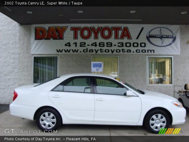2002 Toyota Camry LE in Super White