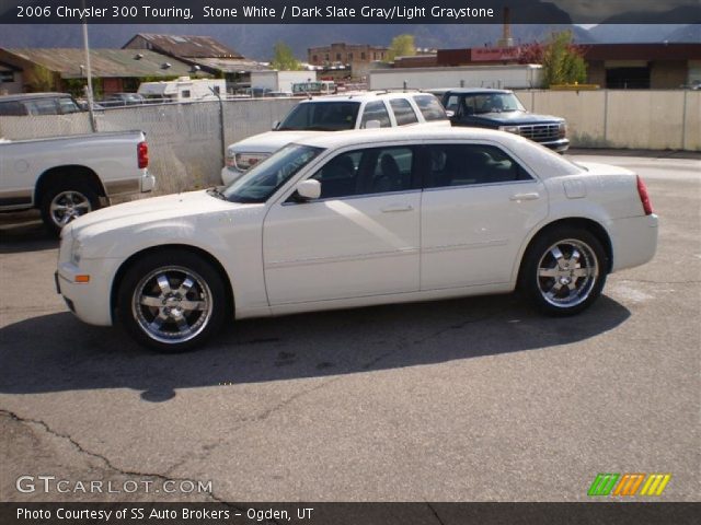2006 Chrysler 300 Touring in Stone White