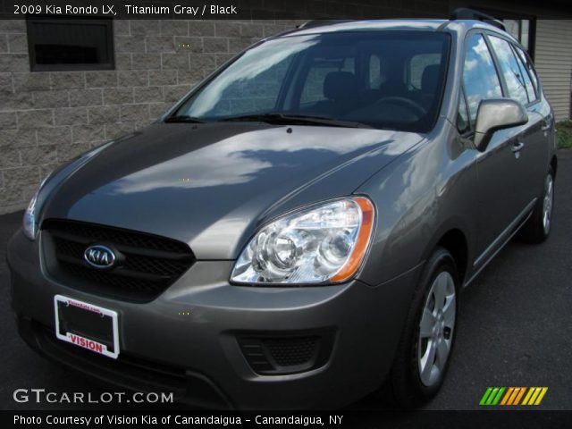 2009 Kia Rondo LX in Titanium Gray