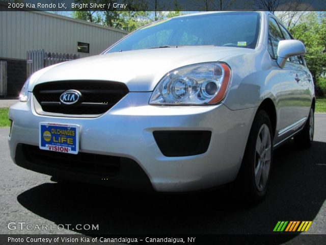 2009 Kia Rondo LX in Bright Silver