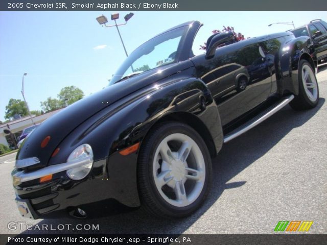 2005 Chevrolet SSR  in Smokin' Asphalt Black