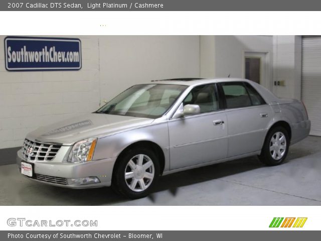 2007 Cadillac DTS Sedan in Light Platinum