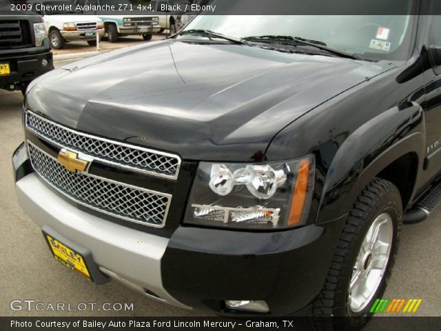 2009 Chevrolet Avalanche Z71 4x4 in Black