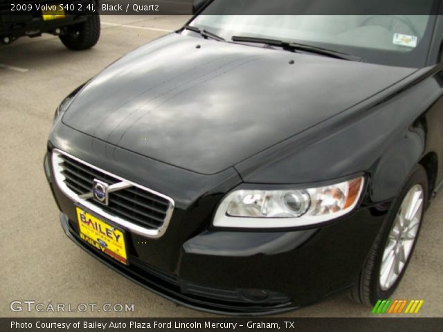 2009 Volvo S40 2.4i in Black