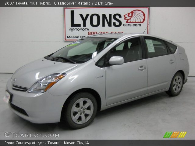 2007 Toyota Prius Hybrid in Classic Silver Metallic