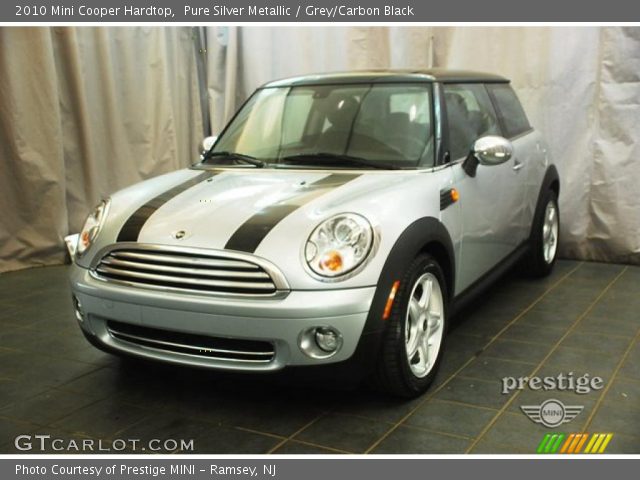 2010 Mini Cooper Hardtop in Pure Silver Metallic