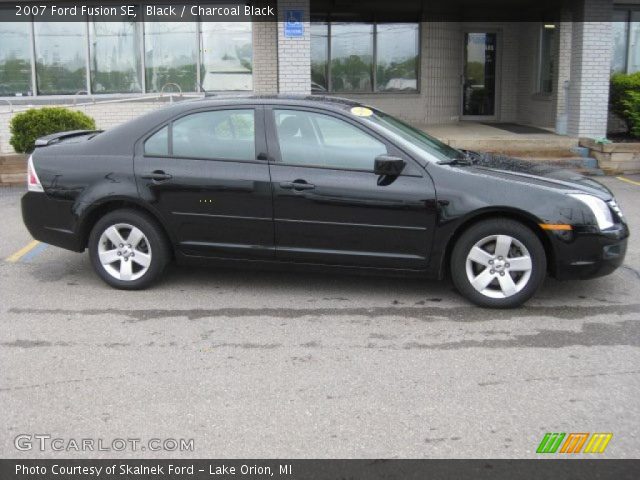 2007 Ford Fusion SE in Black