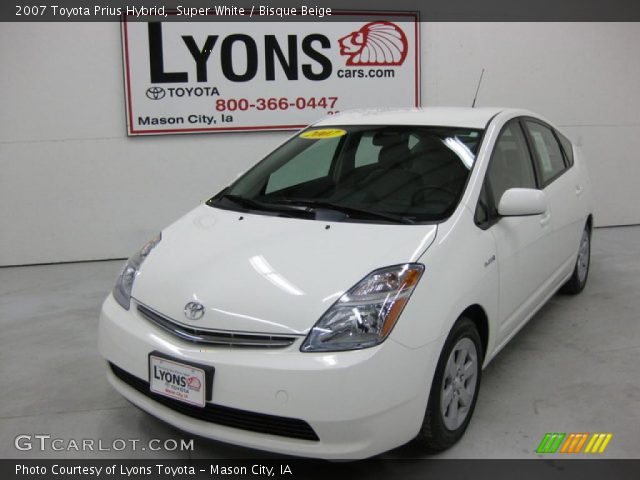 2007 Toyota Prius Hybrid in Super White