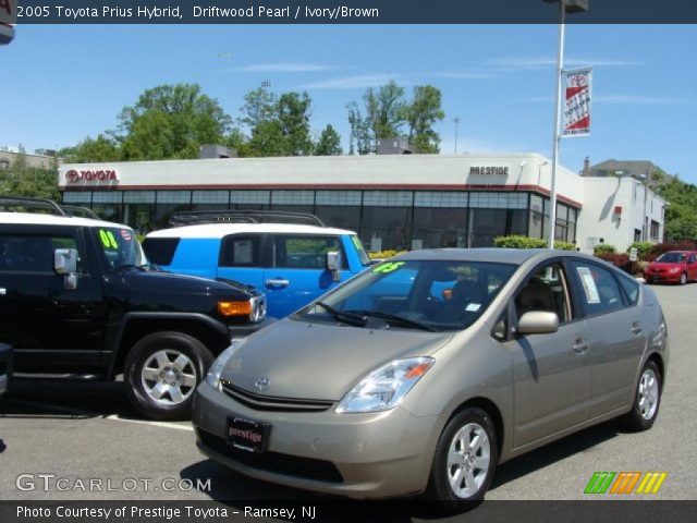 2005 Toyota Prius Hybrid in Driftwood Pearl
