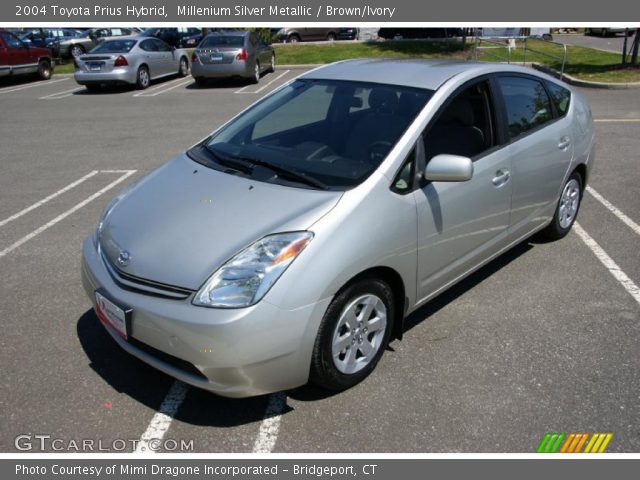 2004 Toyota Prius Hybrid in Millenium Silver Metallic