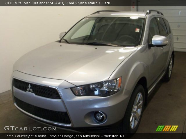 2010 Mitsubishi Outlander SE 4WD in Cool Silver Metallic