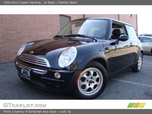 2004 Mini Cooper Hardtop in Jet Black