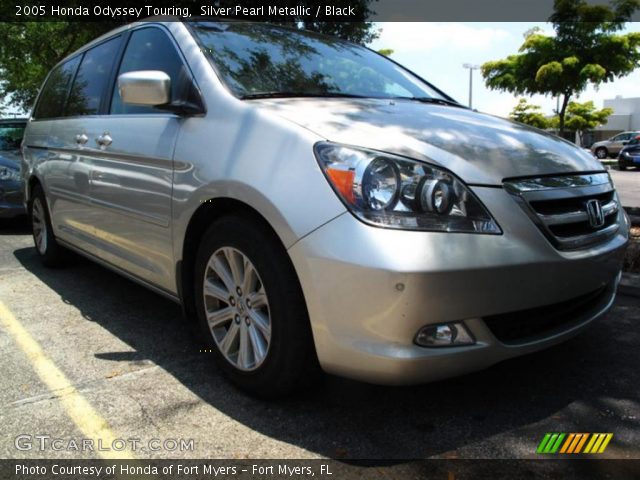2005 Honda Odyssey Touring in Silver Pearl Metallic