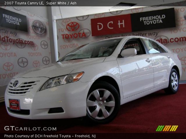 2007 Toyota Camry LE in Super White