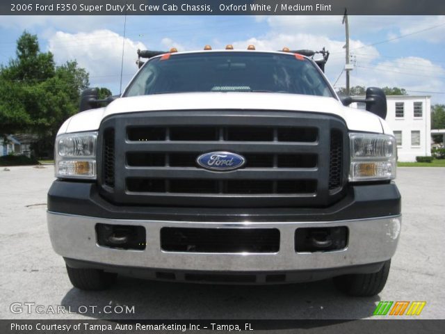 2006 Ford F350 Super Duty XL Crew Cab Chassis in Oxford White