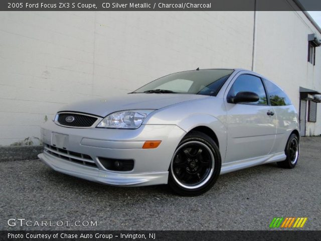 2005 Ford Focus ZX3 S Coupe in CD Silver Metallic