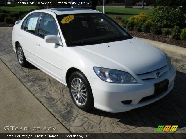2005 Honda Civic EX Sedan in Taffeta White