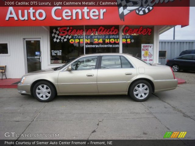 2006 Cadillac DTS Luxury in Light Cashmere Metallic