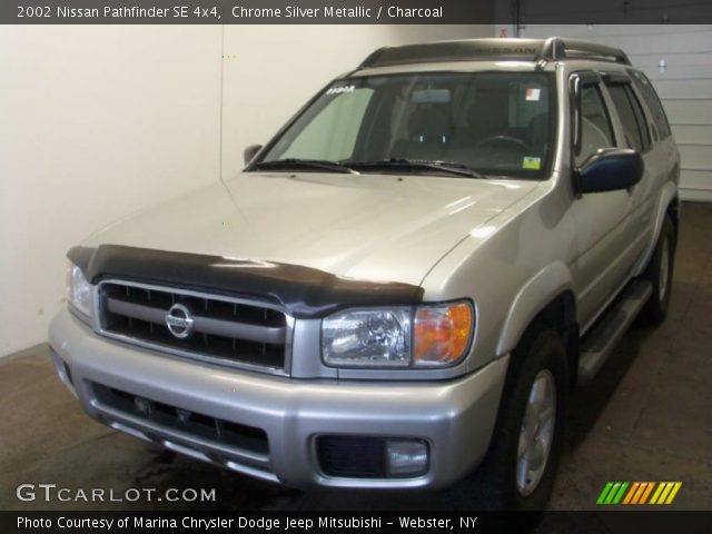 2002 Nissan Pathfinder SE 4x4 in Chrome Silver Metallic