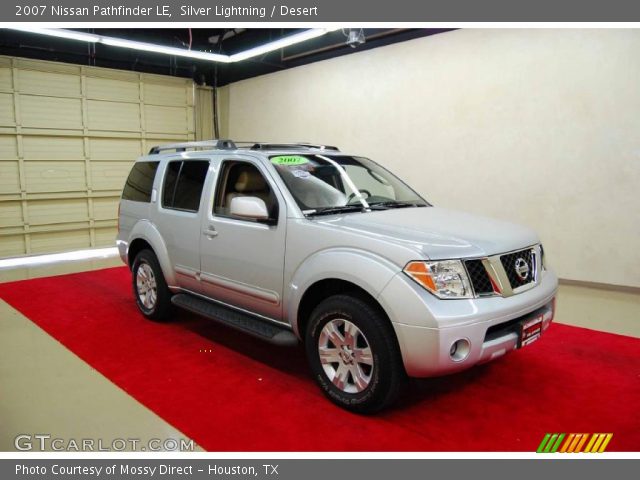 2007 Nissan Pathfinder LE in Silver Lightning