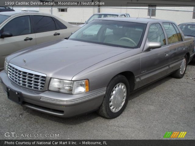 1999 Cadillac DeVille Sedan in Moonstone