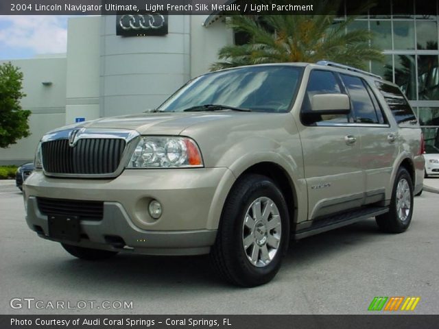 2004 Lincoln Navigator Ultimate in Light French Silk Metallic