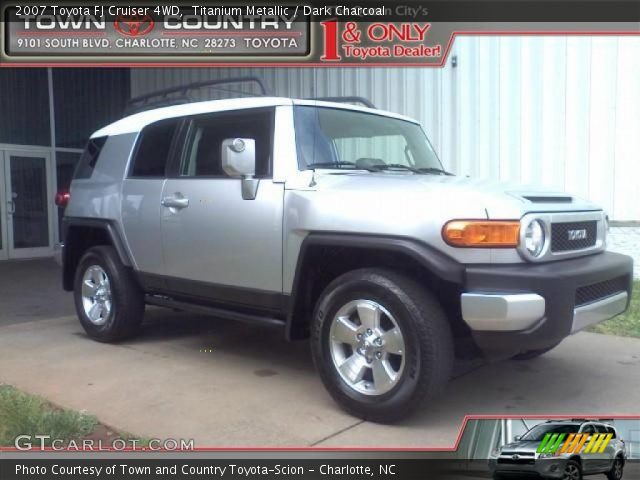 2007 Toyota FJ Cruiser 4WD in Titanium Metallic