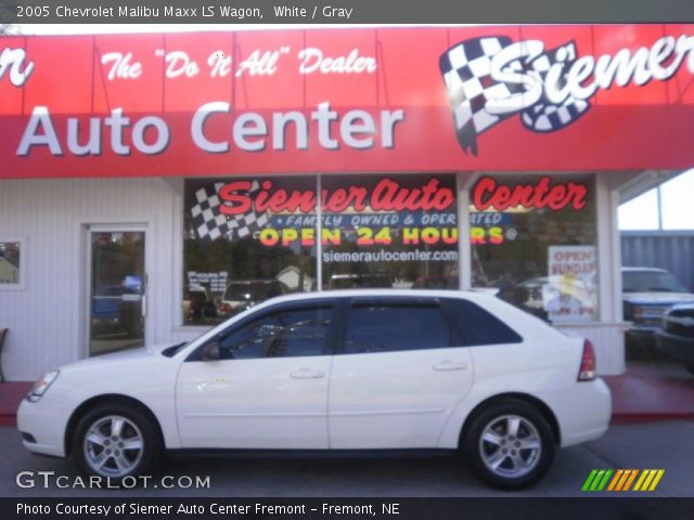 2005 Chevrolet Malibu Maxx LS Wagon in White